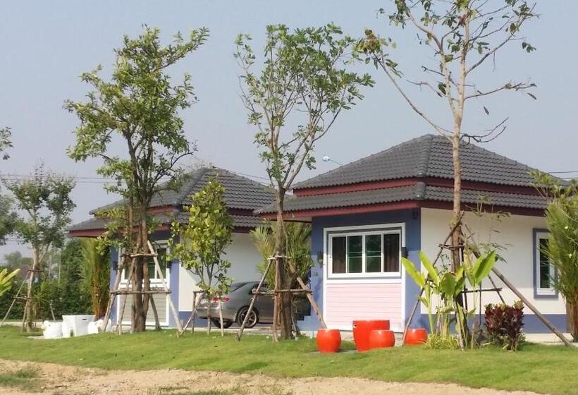 Пансион Araya Cottage