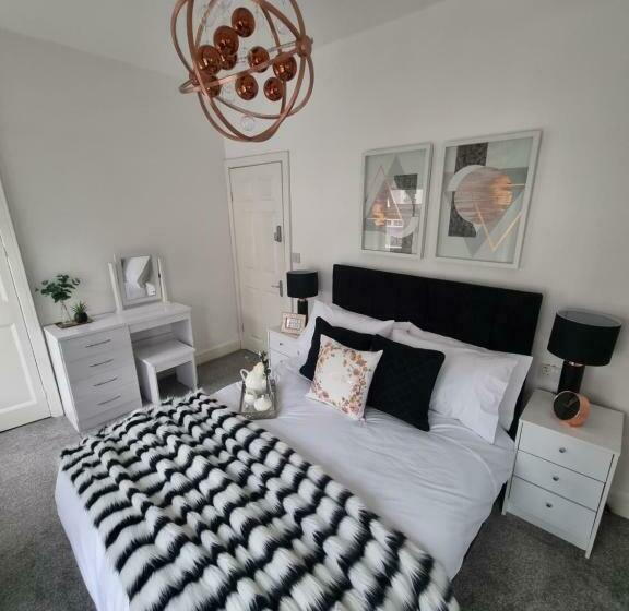 Пансион Bronallt Luxury