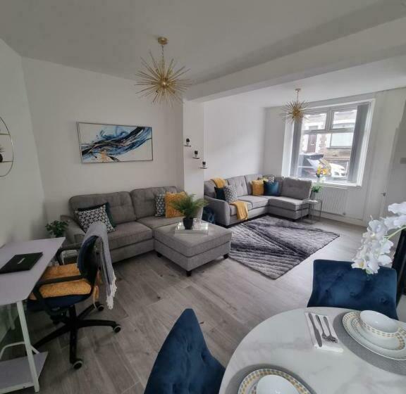 Пансион Bronallt Luxury