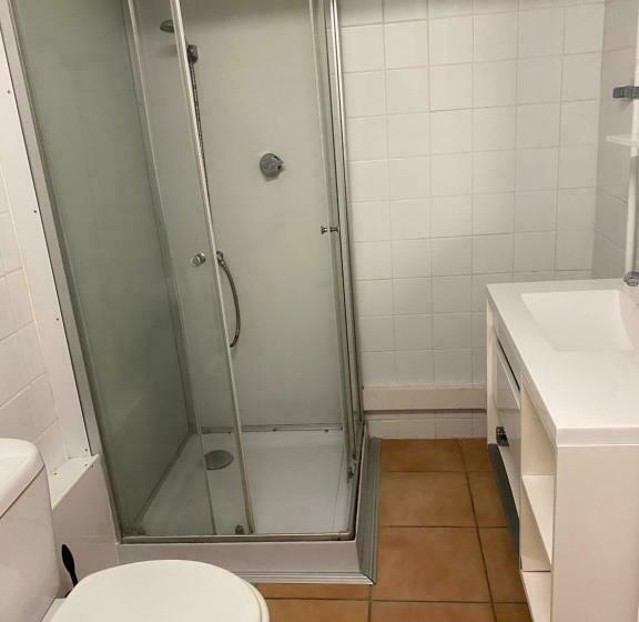 Пансион Locations De La Centrale De Belleville