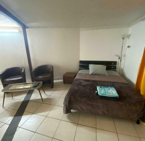 Пансион Locations De La Centrale De Belleville