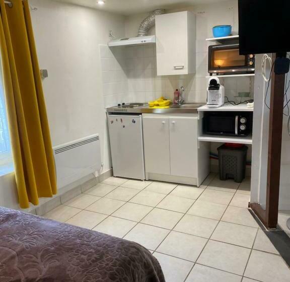 Пансион Locations De La Centrale De Belleville