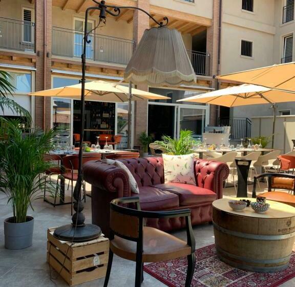ペンション Hill Colle   Camere & Bistrot