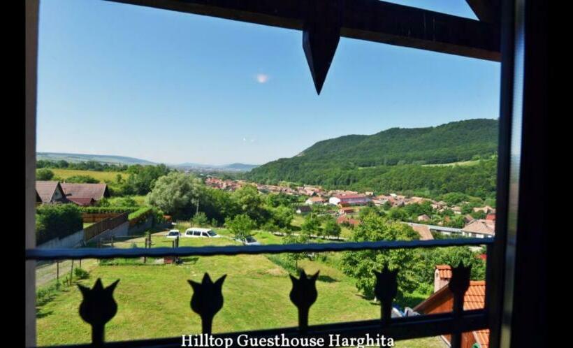 פנסיון Hilltop Guesthouse