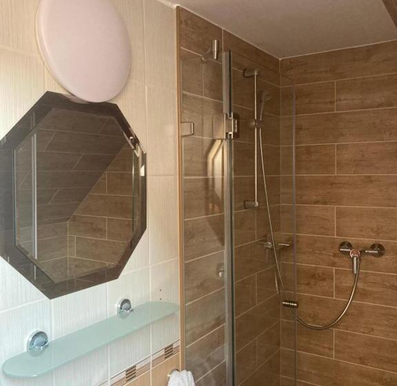 פנסיון Home Vendégház