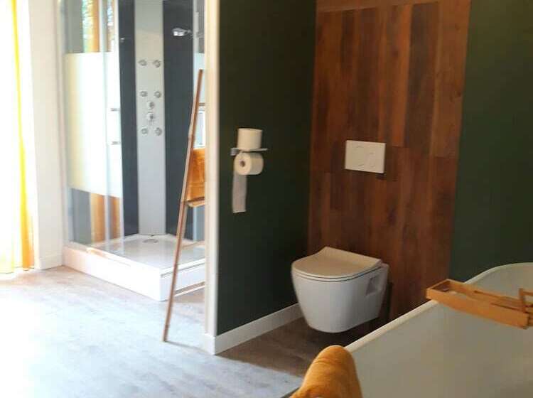 بنسيون Le Manoir Des Haies Spa