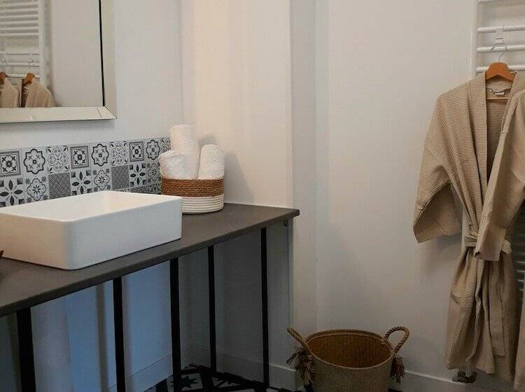 بنسيون Le Manoir Des Haies Spa