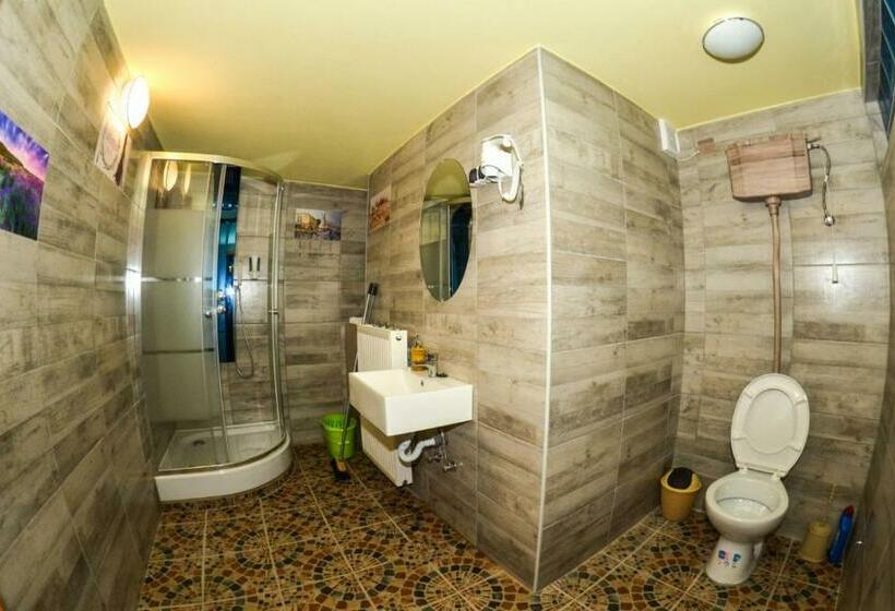 بنسيون Malom Apartman