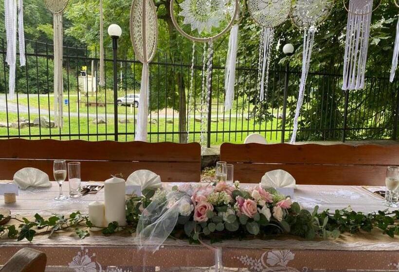 ペンション Penzion A Restaurace Bělecký Mlýn