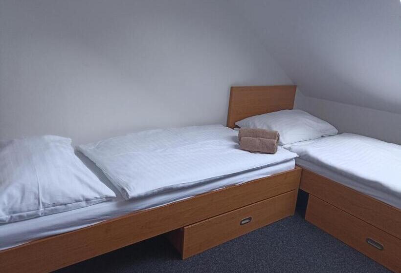 ペンション Penzion A Restaurace Bělecký Mlýn