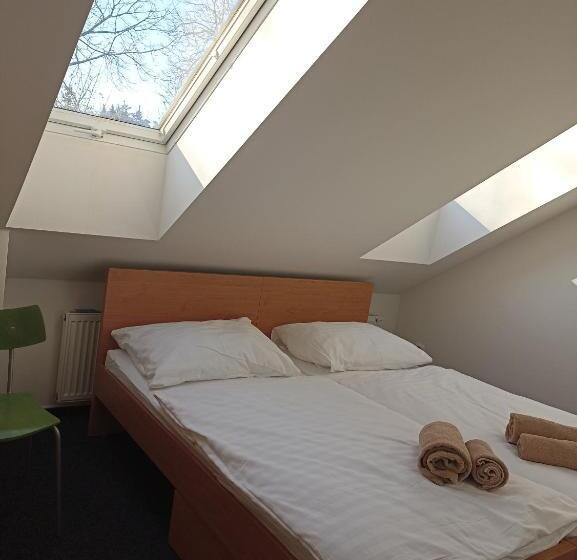 ペンション Penzion A Restaurace Bělecký Mlýn