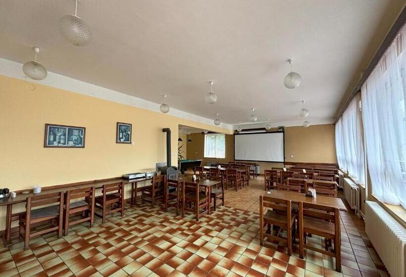 Пансион Restaurace A Penzion U Jezírka