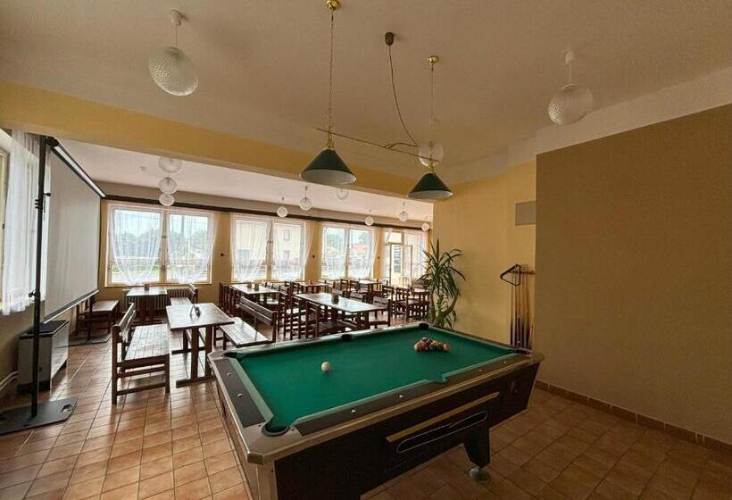 Пансион Restaurace A Penzion U Jezírka