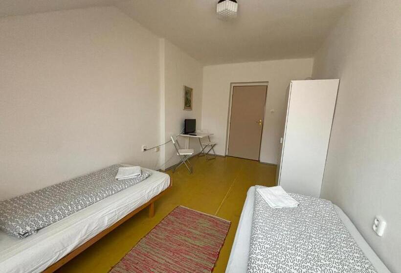 Пансион Restaurace A Penzion U Jezírka