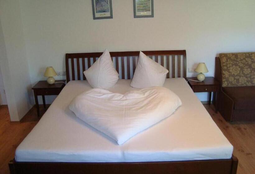 بنسيون Room In Apartment   Ferienhaus Kahr Appartment Rosbrand