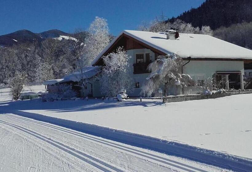 بنسيون Room In Apartment   Ferienhaus Kahr Appartment Rosbrand