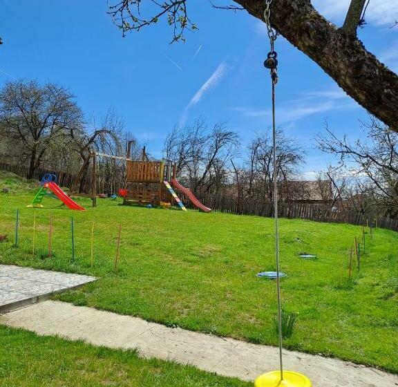 膳宿费 Viata La Tara Cerna