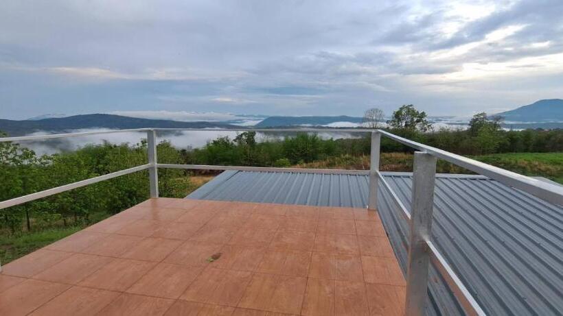 Resort บ้านไร่ระเบียงฟ้า น้ำหนาว แคมป์ปิ้ง