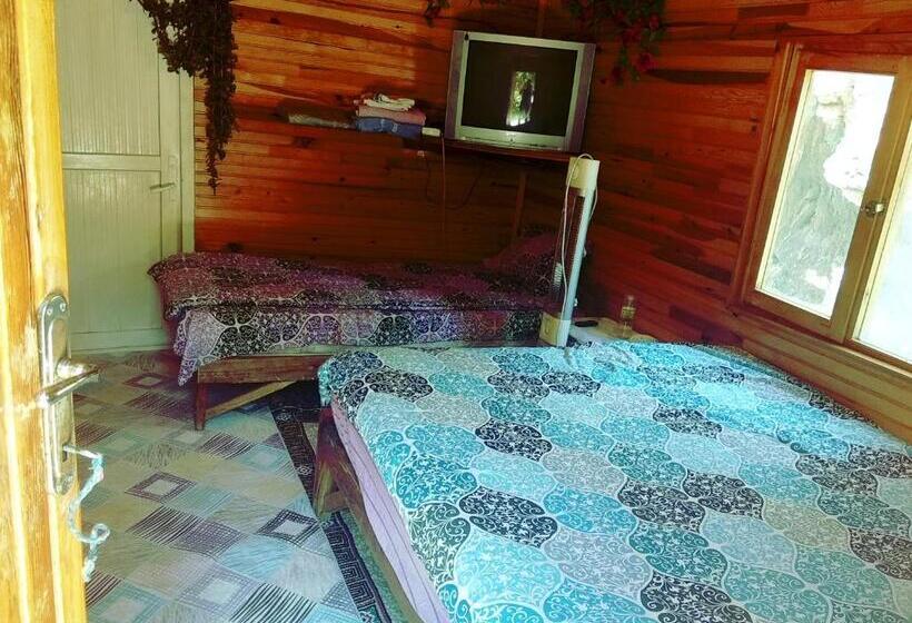 استراحتگاه Kapuzbaşı şelalesi Baştürk Dinlenme Tesisleri