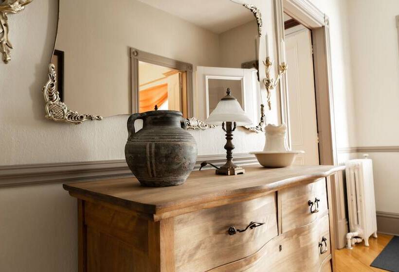 Bed and Breakfast Chez L Doc