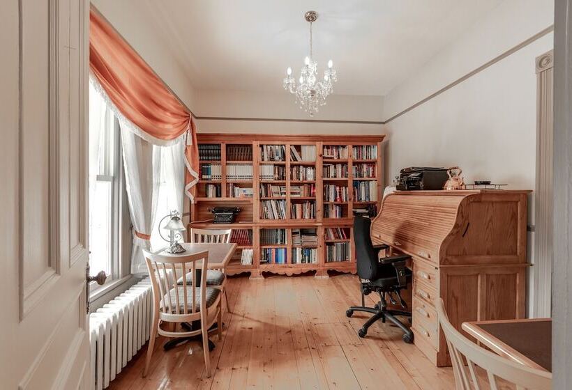 Bed and Breakfast Chez L Doc