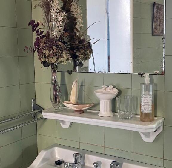 צימר Château De Contay Guesthouse   1753