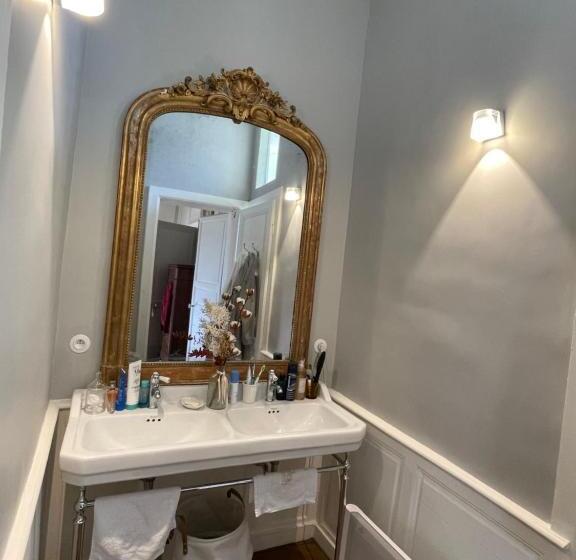 צימר Château De Contay Guesthouse   1753