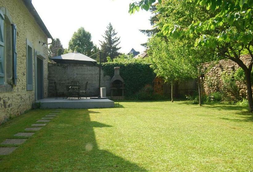 تختخواب و صبحانه La Ferme Aux Fleurs