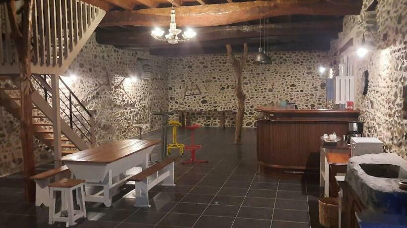 تختخواب و صبحانه La Ferme Aux Fleurs