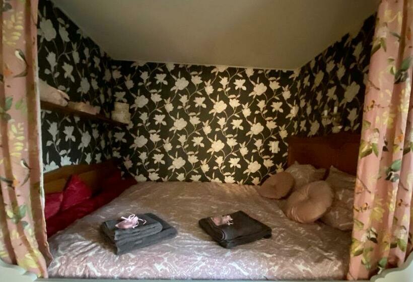 مبيت وإفطار La Maison Du Curé