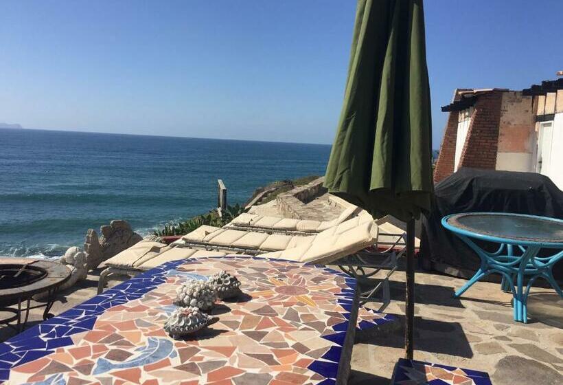 ベッドアンドブレックファースト Ocean Front Villa Sleeps 6 15  Beach Access