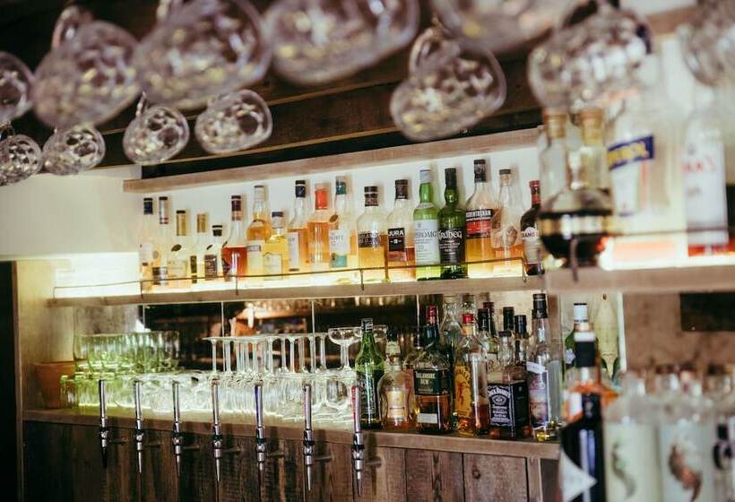 مبيت وإفطار The Cotley Inn