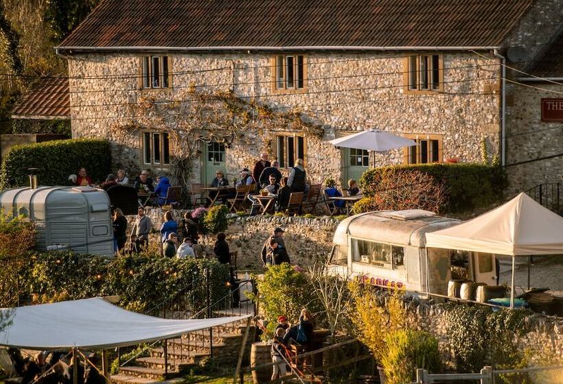 مبيت وإفطار The Cotley Inn