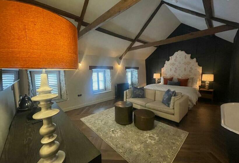 مبيت وإفطار The Hideaway