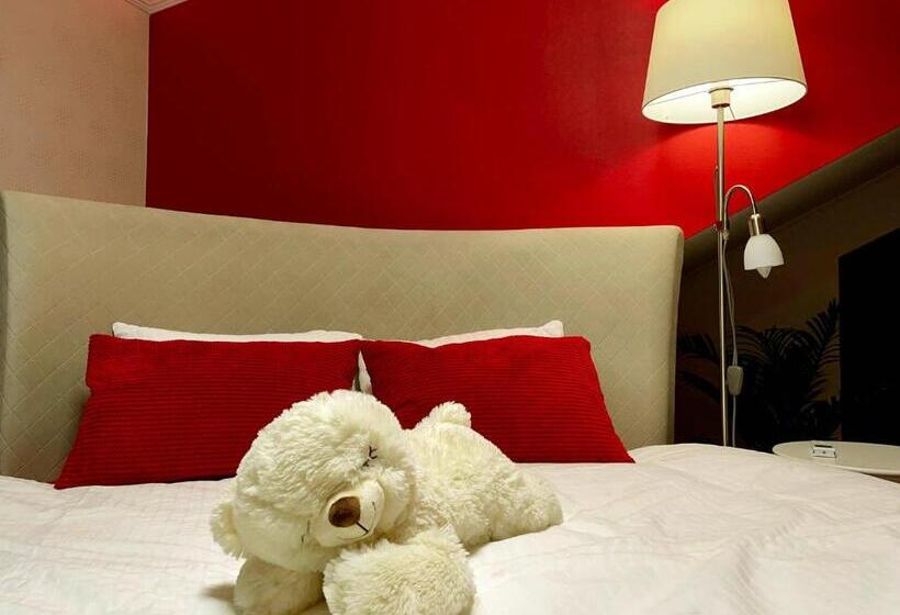 مبيت وإفطار Vi Li Panzió