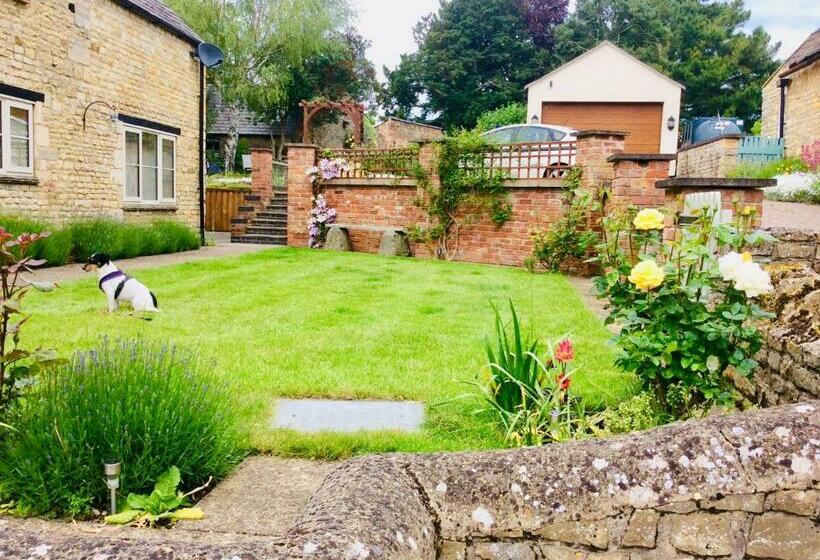 Bed and Breakfast Virginia Cottage