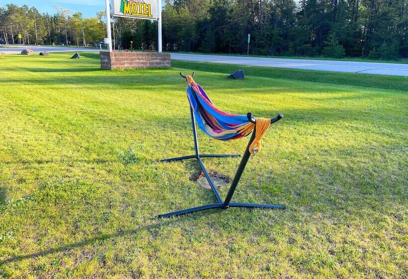 Hillcrest Inn & Motel