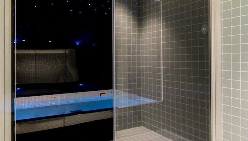 Hospedium Hotel La Lozana