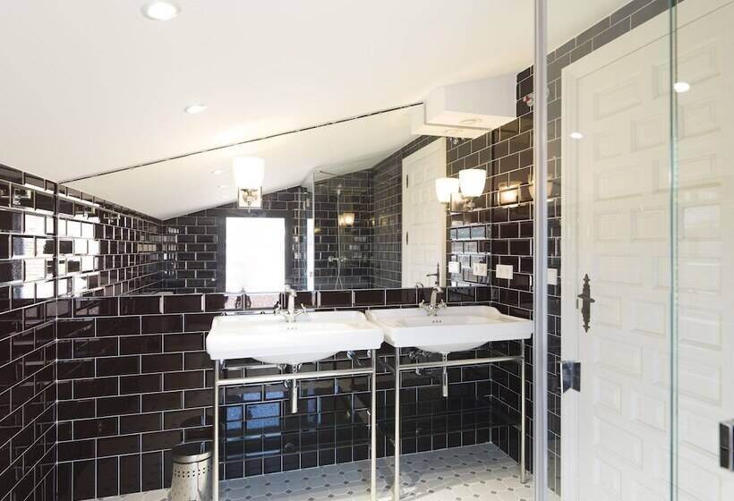 Hospedium Hotel La Lozana