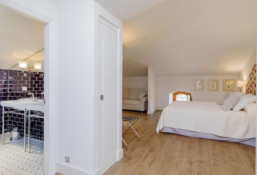 Hospedium Hotel La Lozana