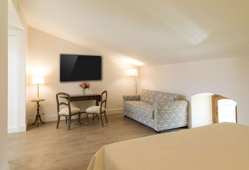 Hospedium Hotel La Lozana