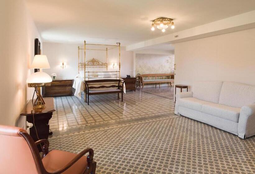 Hospedium Hotel La Lozana