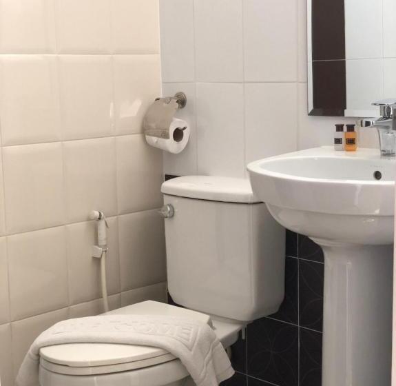 ホテル โรงแรมชดาวิวกาฬสินธุ์