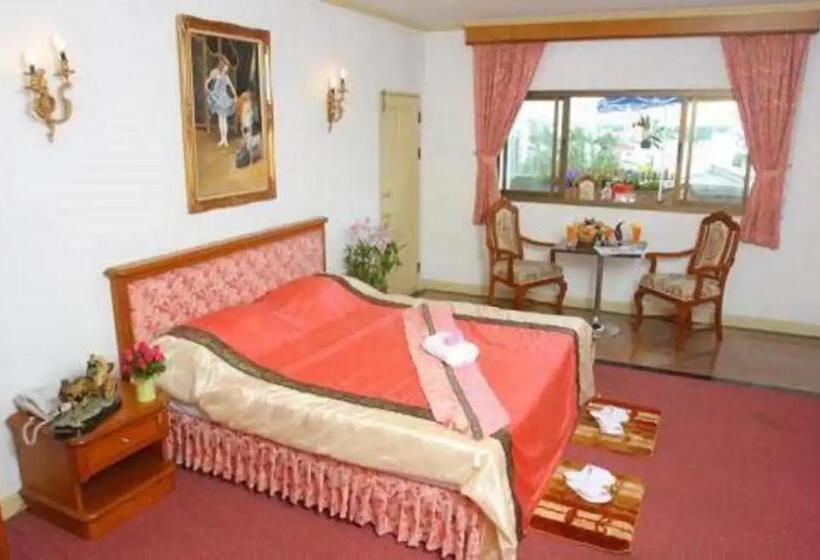 酒店 13 Coins Bang Yai