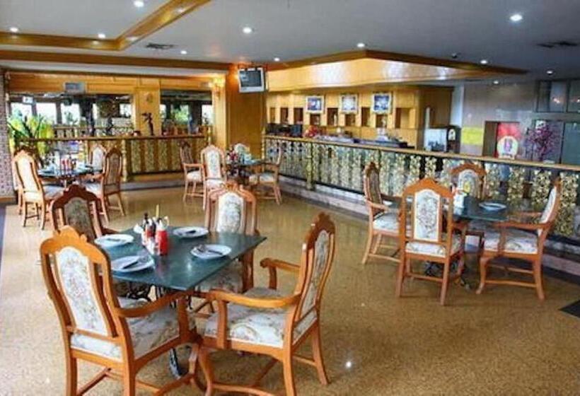 酒店 13 Coins Bang Yai