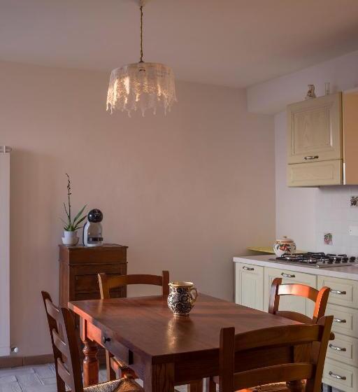 فندق Agriturismo Castelvecchio, Casa Vacanza Con Piscina A Fabriano