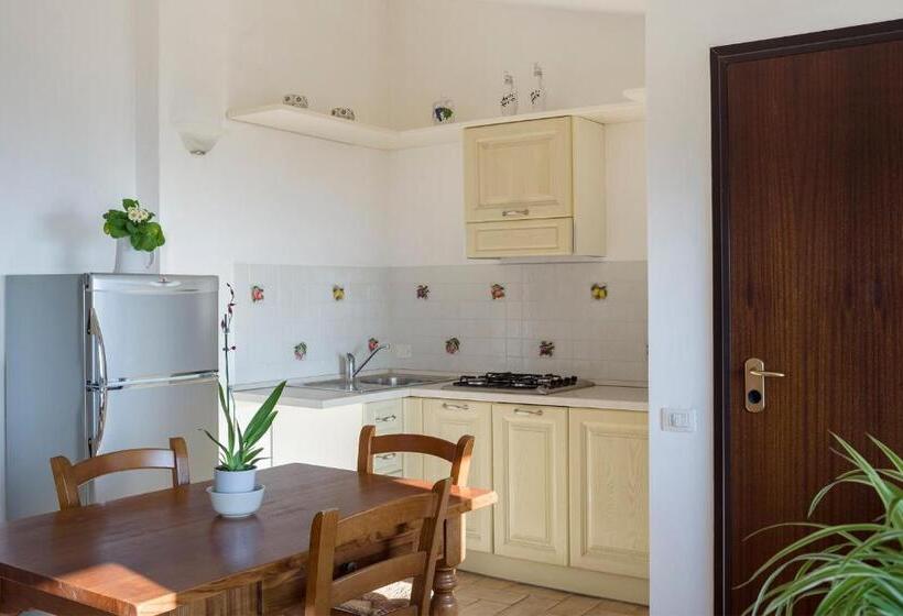 فندق Agriturismo Castelvecchio, Casa Vacanza Con Piscina A Fabriano