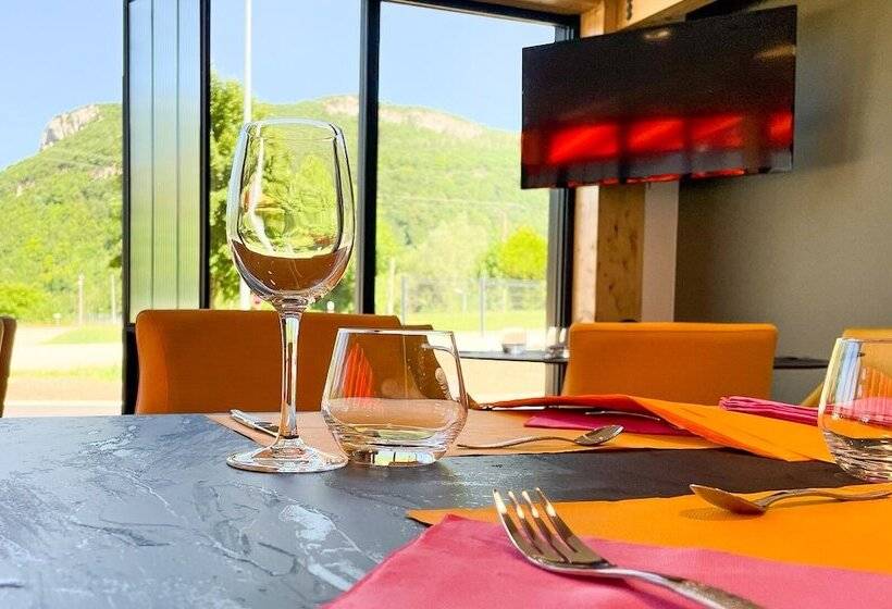 ホテル Akena Molinges   La Brocatelle