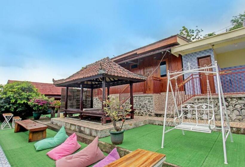 Отель Capital O 91837 Villa Bukit Leddu