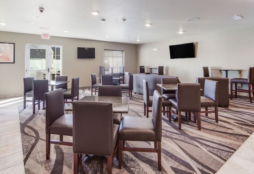 فندق Cobblestone Inn & Suites  Fremont